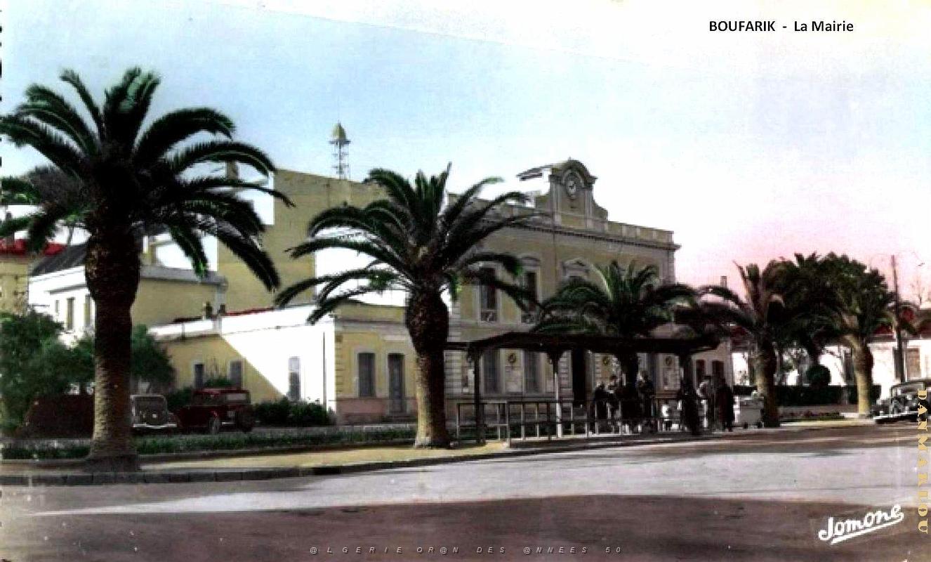 Boufarik - Mairie - Citroen Traction Avant.jpg